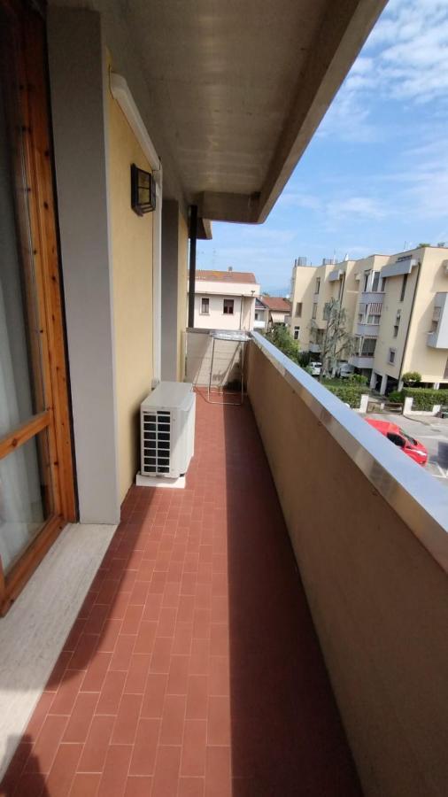 La Casa Dei Viaggiatori - Viareggio - Posto Auto Gratuito Apartment Luaran gambar